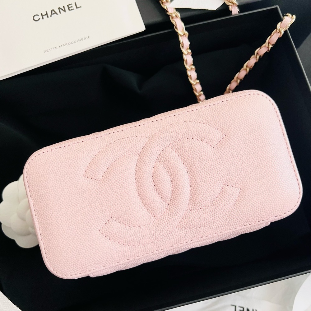 CHANEL Pink Quilted Leather Vanity Crossbody Bag with Gold Hardware - Picture 3 of 8